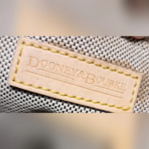 Vintage Dooney & Bourke Domed Satchel And Matching Accessories - Picture 4 of 10